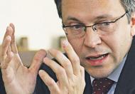 Rybiński: Spekulacyjne łobuzy szykują się do ataku