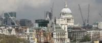 Katedra St.Paul w Londynie, widok od strony Tamizy. Fot. Bloomberg