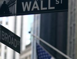 Wall Street: giełdowy wtorek bez emocji, akcje FB spadają