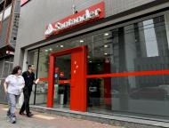 Santander przygotowuje się do dokonania dwóch kolejnych agresywnych akwizycji – tym razem w Wielkiej Brytanii i USA. Hiszpański bank kontynuuje w ten sposób strategię przejmowania aktywów rywali, którzy popadli w kłopoty.
