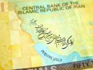 Małe banki zarabiają krocie na handlowaniu z Iranem