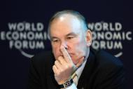 Dennis Nally, prezes PricewaterhouseCoopers International podczas Forum w Davos, 27 stycznia 2011 r. 