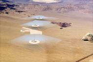 Tak będzie wyglądała największa elektrownia słoneczna świata: Ivanpah Solar Electric Generating System (ISEGS) w Kalifornii. Wybuduje ją firma BrightSource. Fot. materiały BrightSource 