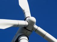 Polska energetyka <strong>odnawialna</strong>: dwa razy więcej mocy z wiatraków niż z elektrowni wodnych