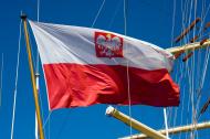 Flaga Polski na żaglowcu, fot. Dmitry Nikolaev 