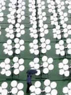 Baterie słoneczne w elektrowni słonecznej Solar Techno Park, należącej do JFE Engineering Corp.'s. Jokohama, prefektura Kanagawa, Japonia, 5.10.2011. (8) Fot. Koichi Kamoshida/Bloomberg.