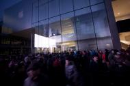 Bijatyka przed sklepem Apple'a w Pekinie