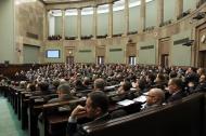 Przedstawiciele władzy nie będą karani za fałszywe oświadczenia majątkowe