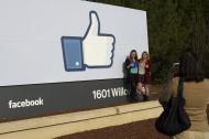 Firmy korzystają z Facebooka - dlatego, że robi to konkurencja