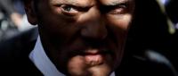 Premier Donald Tusk po spotkaniu z osobami niepełnosprawnymi w Spółdzielni Socjalnej „Rybka" podczas wizyty na Śląsku. Fotografia Tomasza Jodłowskiego dla "Rzeczpospolitej" otrzymała pierwsze miejsce za zdjęcie pojedyncze w kategorii "Portret" ósmej edycji konkursu fotografii prasowej BZ WBK Press Foto 2012.